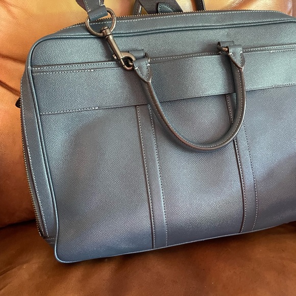 Gorgeous Coach Metropolitan Double Zip Business Case in pebble leather. - Picture 1 of 15